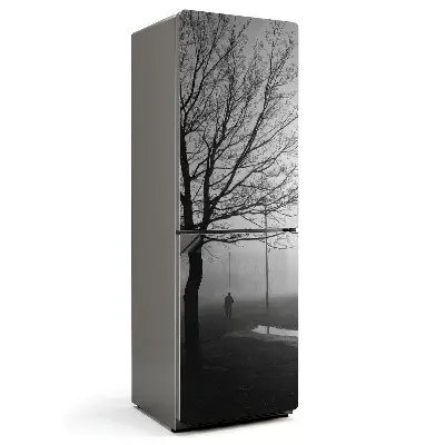 Magnet na ledničku Zimní procházka mlhavou krajinou