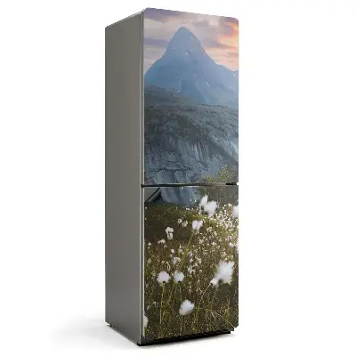 Magnet na ledničku Horská krajina s květinovou loukou