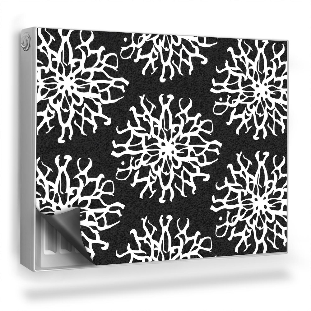 Dekorativní magnet na radiátor Bílé prolamované biologické struktury