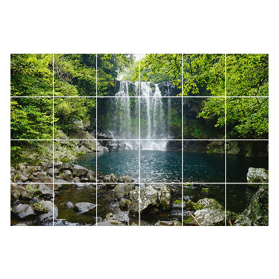 Samolepka na dlaždice Vodopád obklopený přírodou