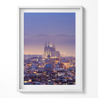 Obraz v rámu Pohled na Barcelonu a Sagradu v noci