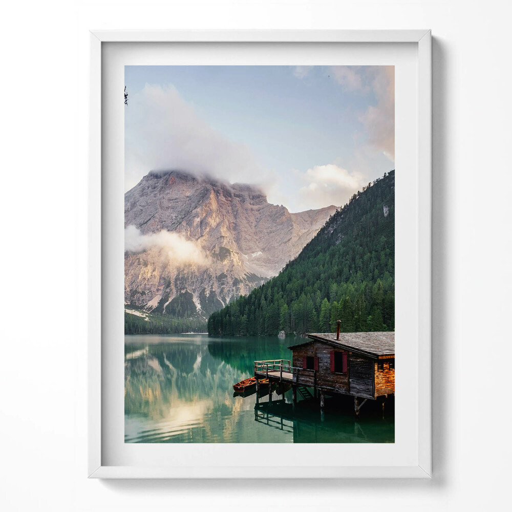 Obraz v rámu Dům u jezera v horách