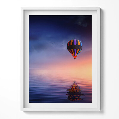Obraz v rámu Balón nad vodou