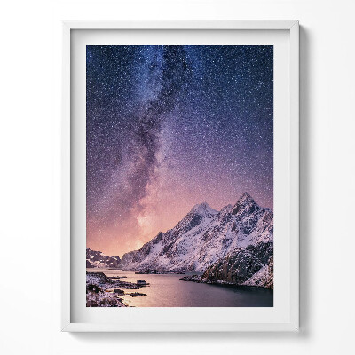 Obraz v rámu Aurora a hvězdná obloha nad horami