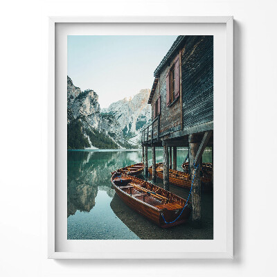 Obraz v rámu Horská chata na jezeře a loď
