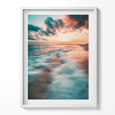 Obraz v rámu Romantický západ slunce nad mořskými vlnami