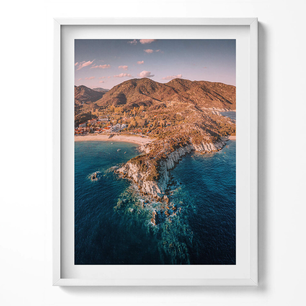 Obraz v rámu Přímořské město a útes