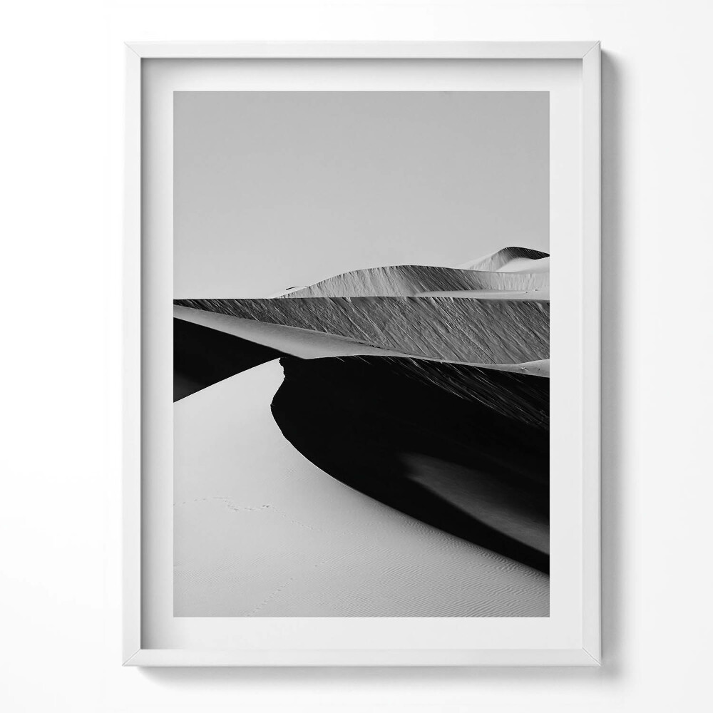 Obraz v rámu Černá a bílá minimalistická pouštní krajina