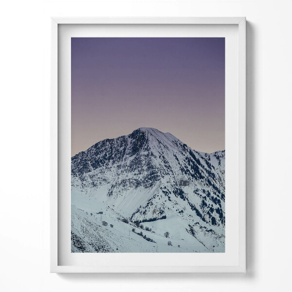 Obraz v rámu Zasněžený vrchol hory za soumraku