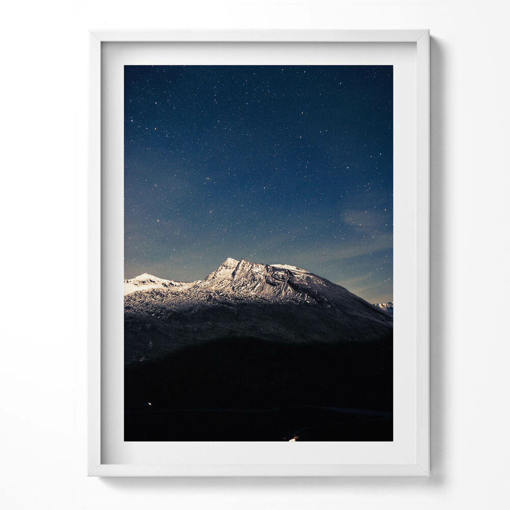 Obraz v rámu Horská krajina proti hvězdné obloze