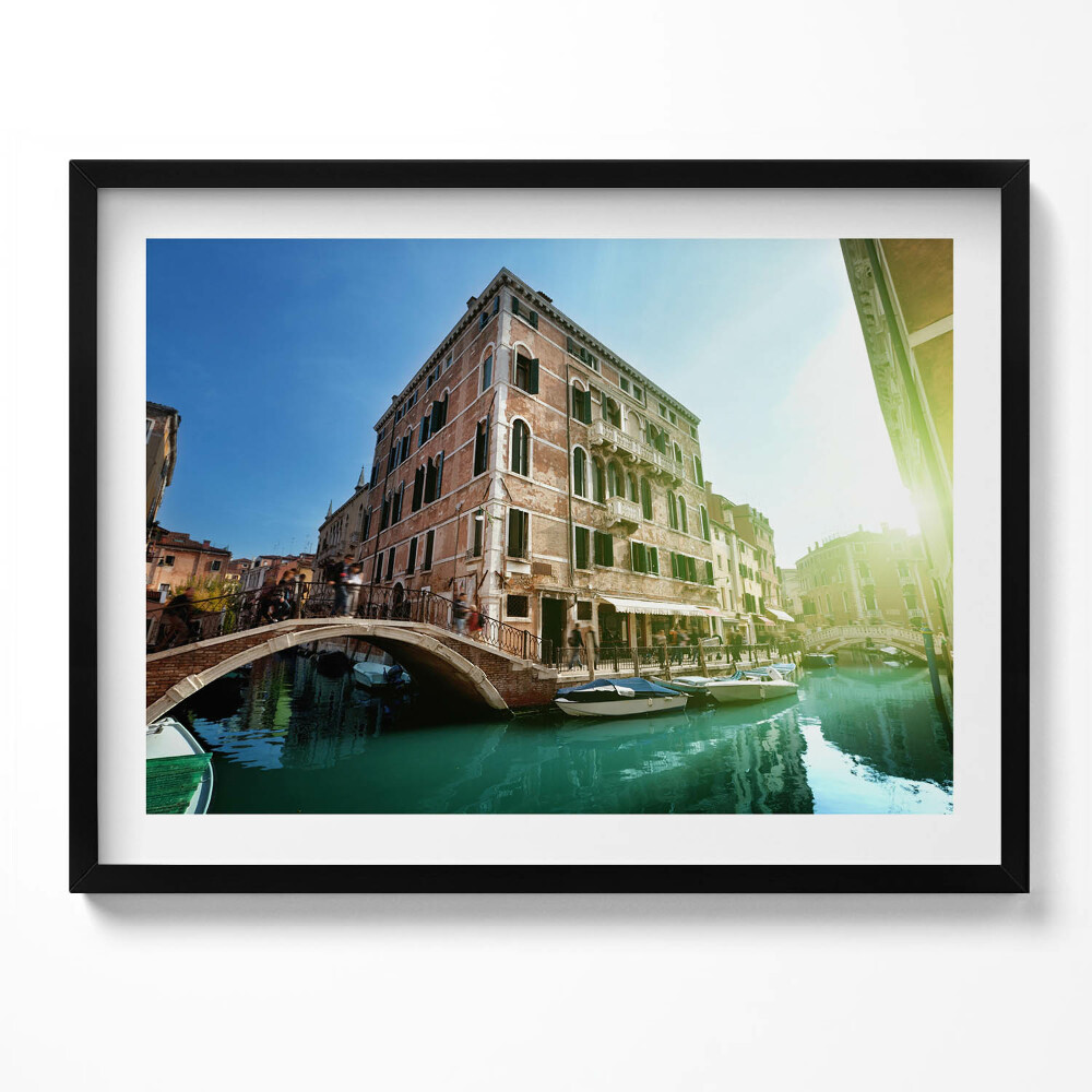 Obraz s rámem Krásné ulice Benátek na slunci