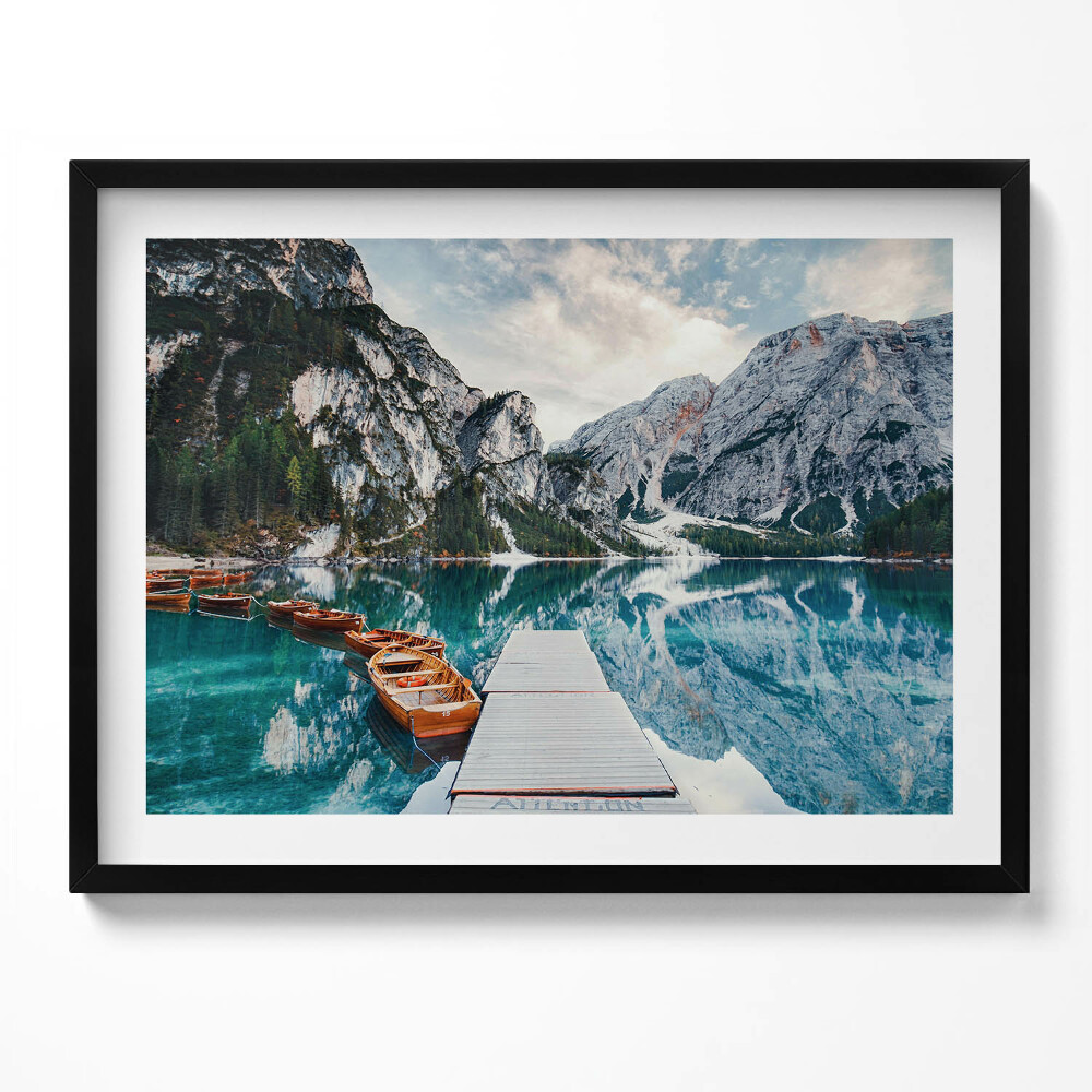 Obraz s rámem Loď na jezeře v horách