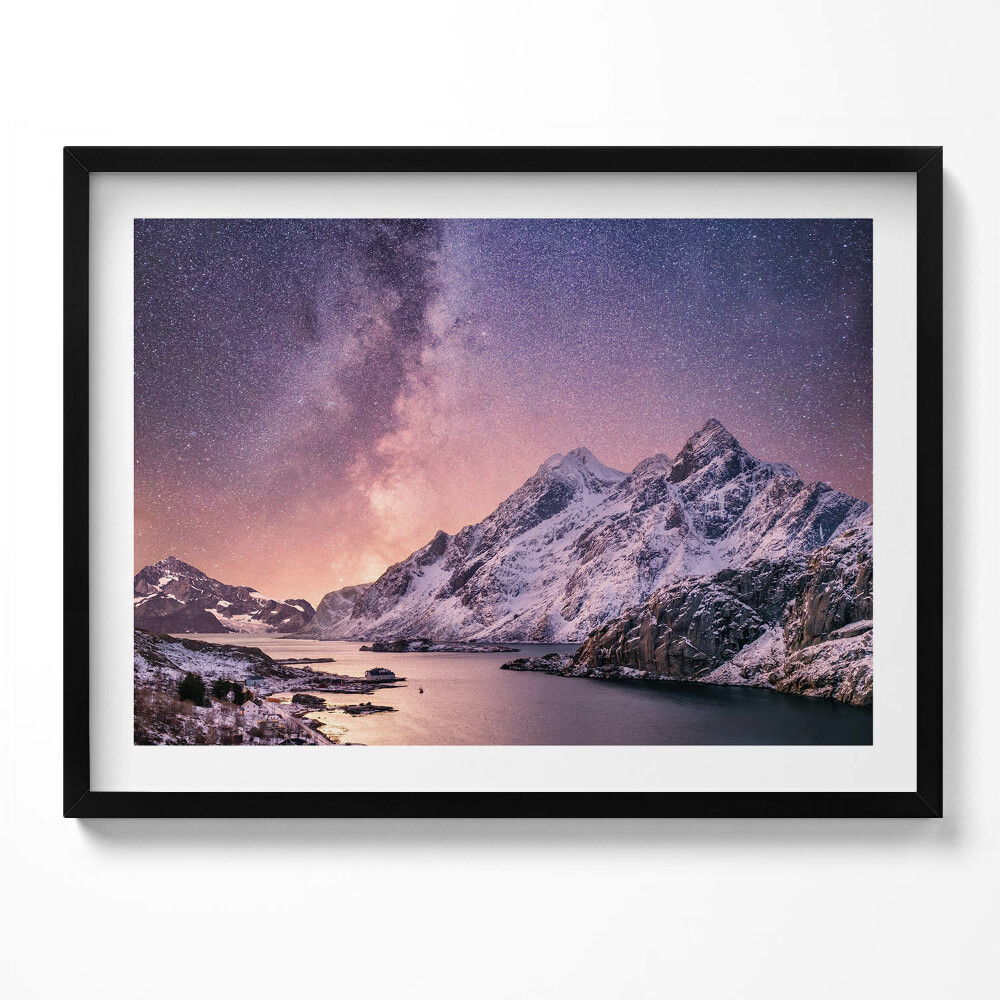 Obraz s rámem Aurora a hvězdná obloha nad horami