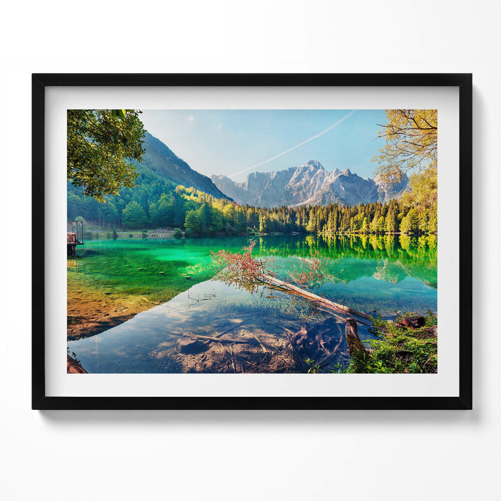 Obraz s rámem Krajina horského jezera mezi stromy