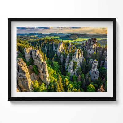 Obraz s rámem Pohled z ptačí perspektivy na zvláštní hory a lesy
