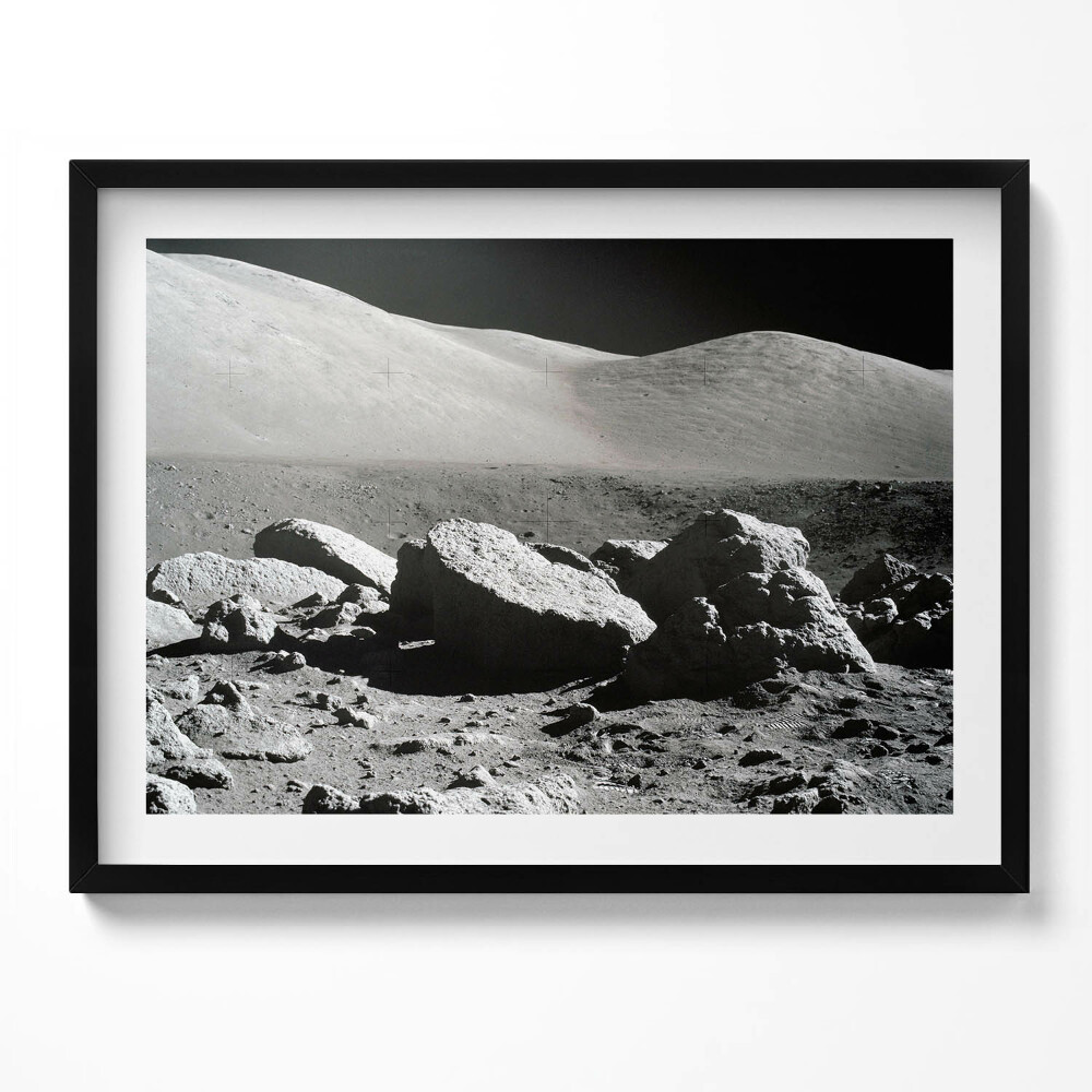 Obraz s rámem NASA fotografie kamenů na Měsíci