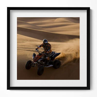 Obraz v rámu efektivní Jízda na čtyřkolce v poušti