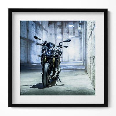 Obraz v rámu efektivní Motocykl v betonové uličce města