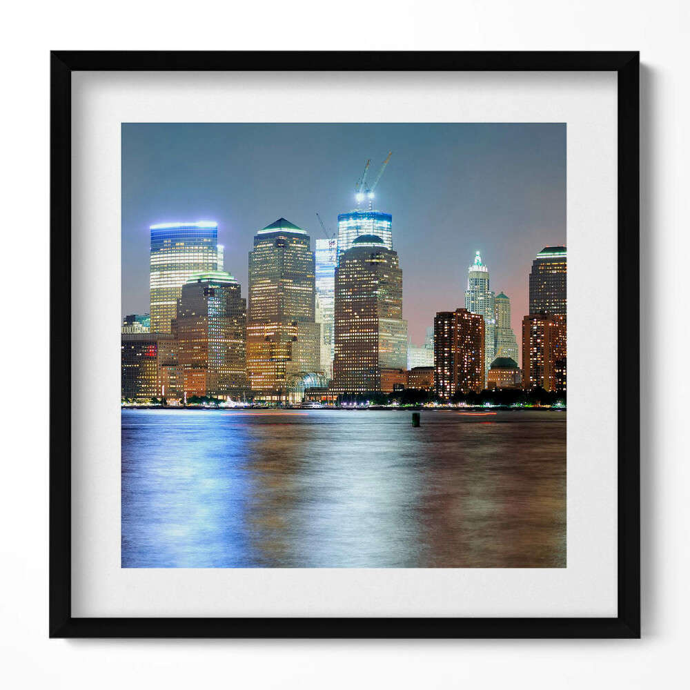 Obraz v rámu efektivní Panorama města v noci