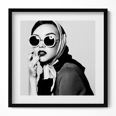 Obraz v rámu efektivní Černobílý portrét okouzlující ženy