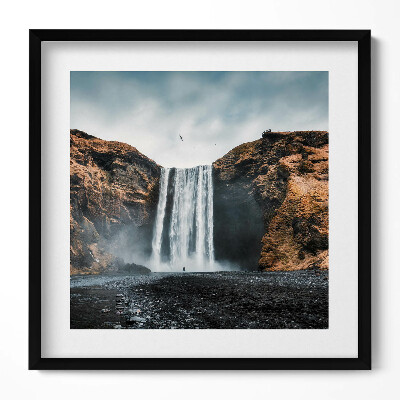 Obraz v rámu efektivní Vodopád mezi skalami