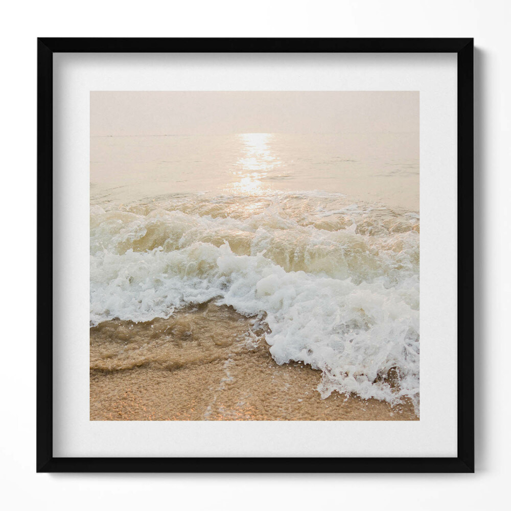 Obraz v rámu efektivní Vodní vlny na pláži v sépie