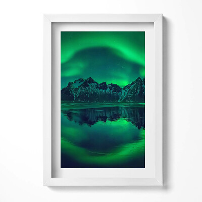 Obraz s rámem elegantní Polární záře - zrcadlový odraz