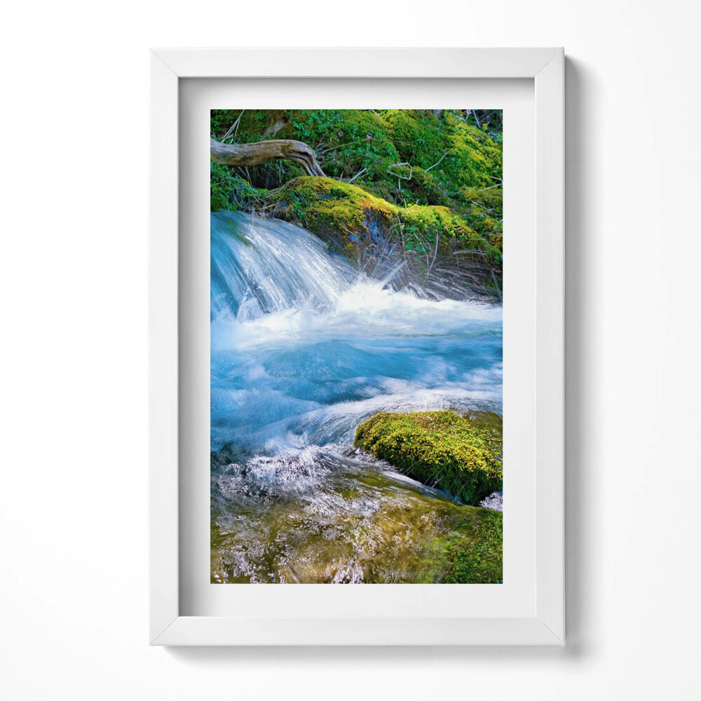 Obraz s rámem elegantní Zurčící potok v lese