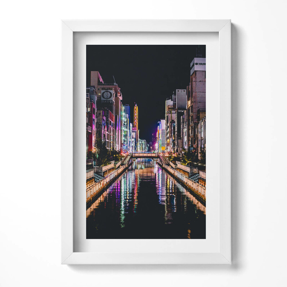 Obraz s rámem elegantní Noční město s odrazy světel ve vodě