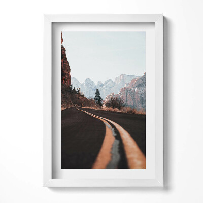 Obraz s rámem elegantní Cesta mezi horami