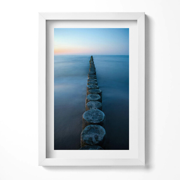 Obraz s rámem elegantní Dřevěné hromady v moři