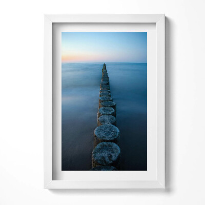 Obraz s rámem elegantní Dřevěné hromady v moři