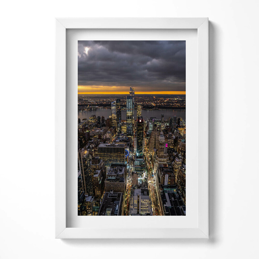 Obraz s rámem elegantní Městská architektura z ptačí perspektivy v noci