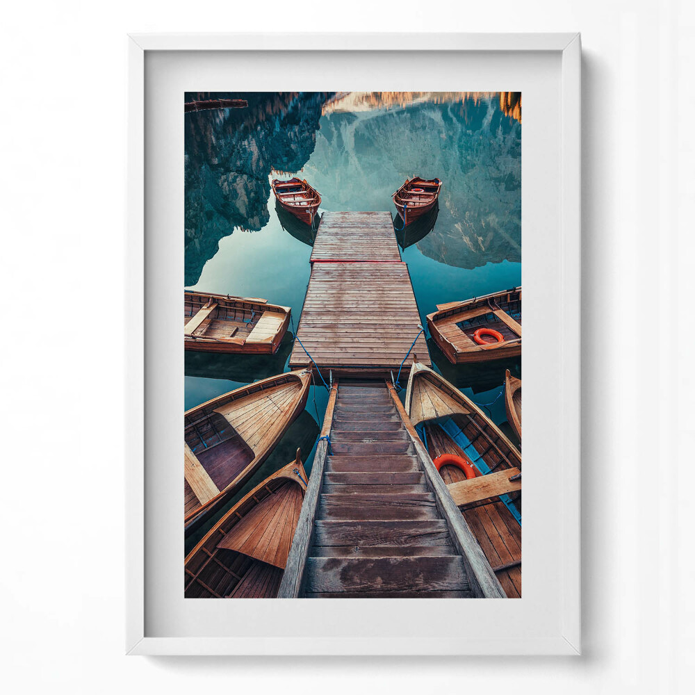 Obraz v rámu dekorativní Molo a jezero Pragser Wildsee