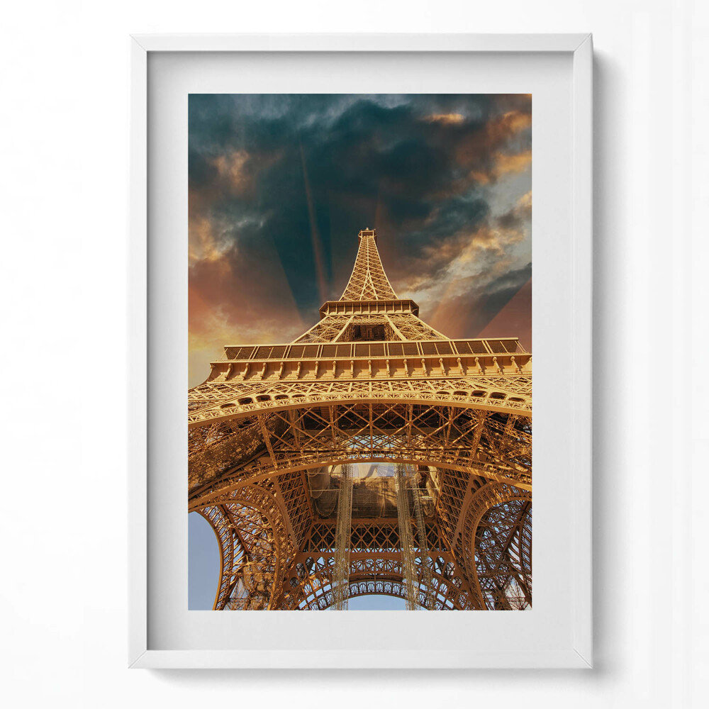 Obraz v rámu dekorativní Eiffelova věž ve slunečním světle