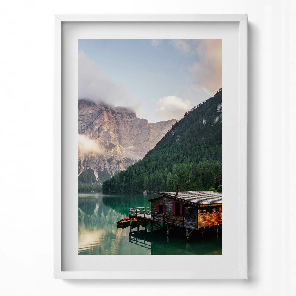 Obraz v rámu dekorativní Dům u jezera v horách