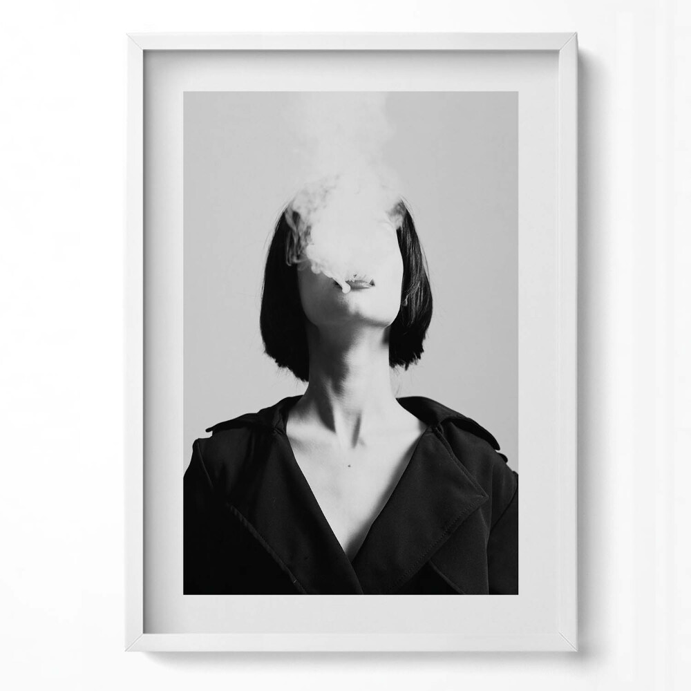 Obraz v rámu dekorativní Tajemný portrét kuřácké ženy