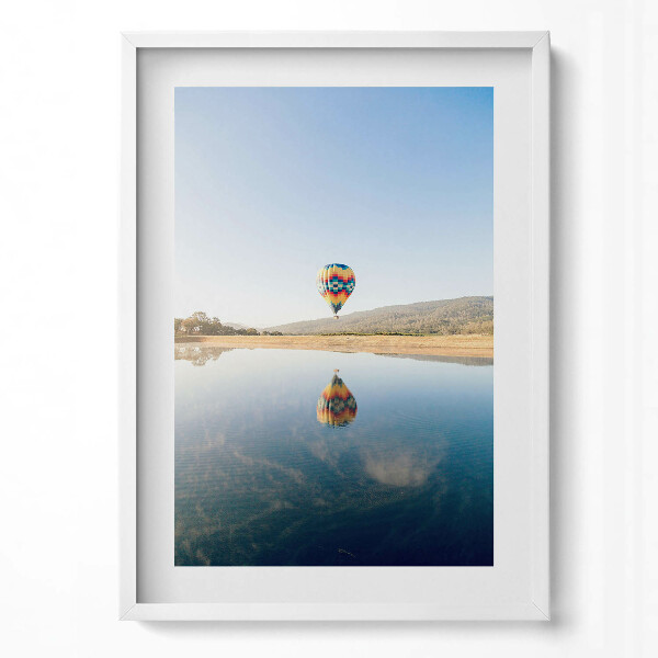 Obraz v rámu dekorativní Balón nad vodou