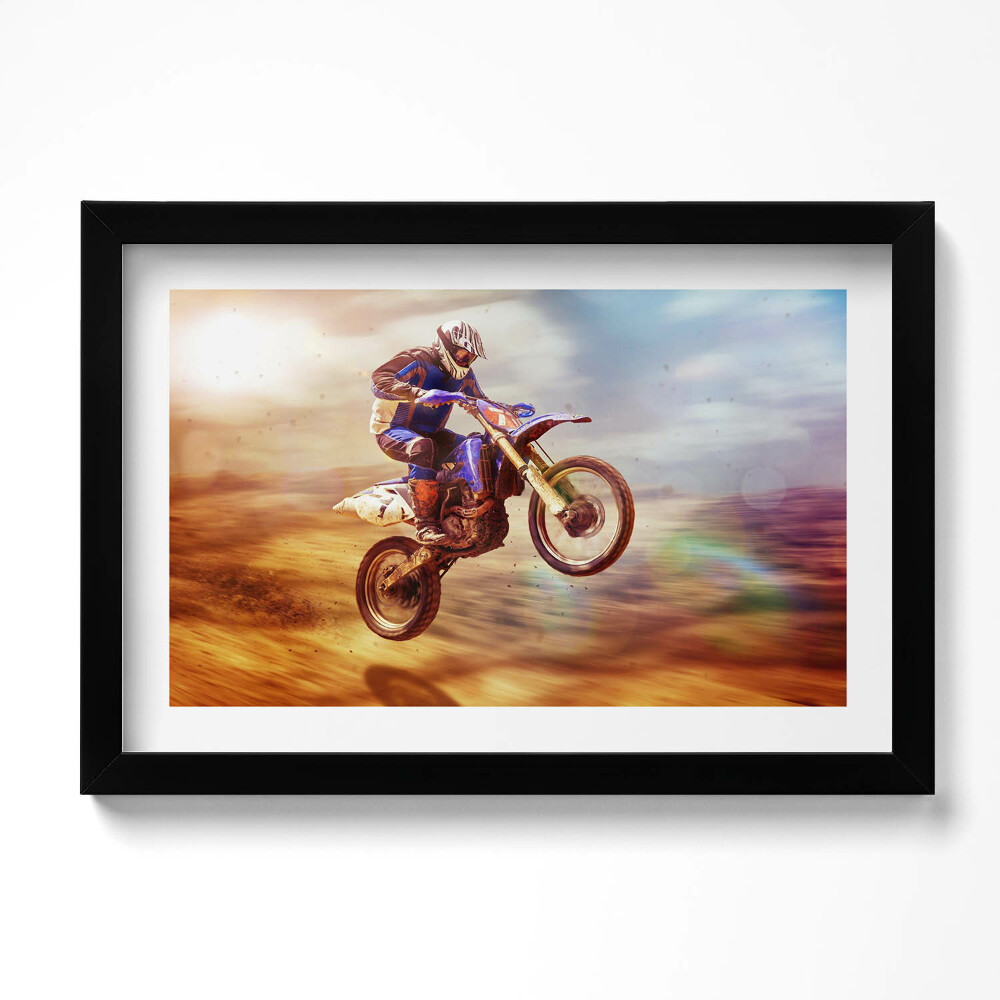 Obraz s rámem dekorativní Motocyklista v poušti