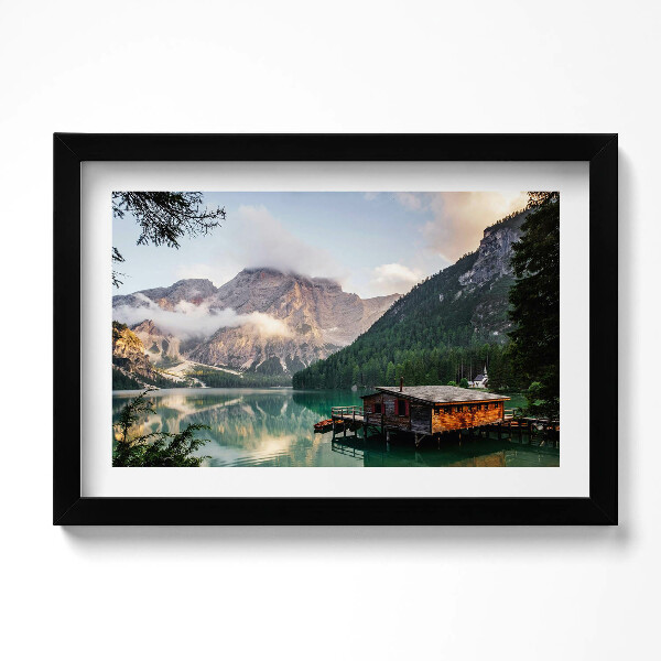 Obraz s rámem dekorativní Dům u jezera v horách