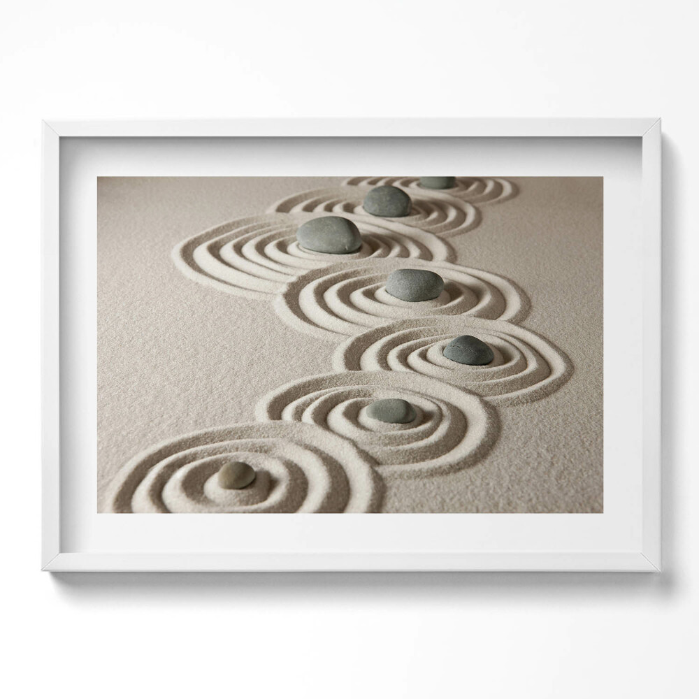 Obraz v rámu moderní Zen - kameny na pískových kruzích