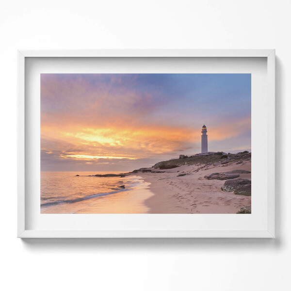 Obraz v rámu moderní Mořská krajina s pláží a majákem