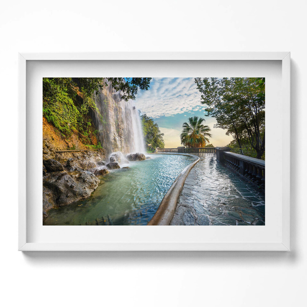 Obraz v rámu moderní Vodopád v Parc de la Colline du Chateau