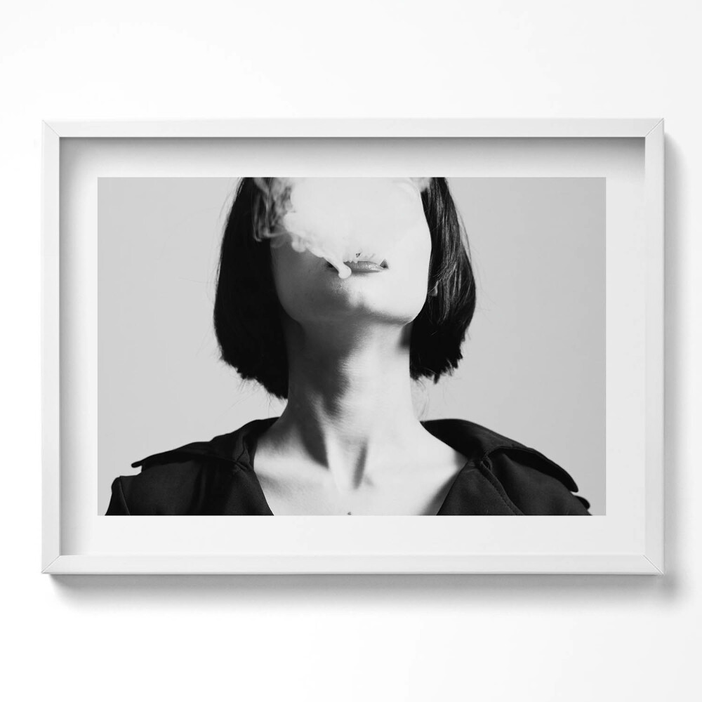 Obraz v rámu moderní Tajemný portrét kuřácké ženy