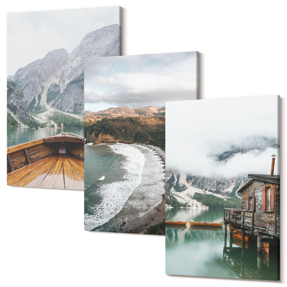Sada 3 obrazů Pohled na hory nad jezerem s lodí a plážovou krajinou