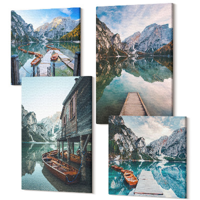 Sada 4 obrazů Klidné jezero v horách s dřevěnými loděmi