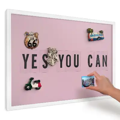 Magnetická tabule do kuchyně s růžovým motivačním nápisem