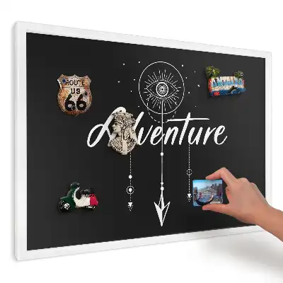 Magnetická tabule s kontrastním tmavým písmem