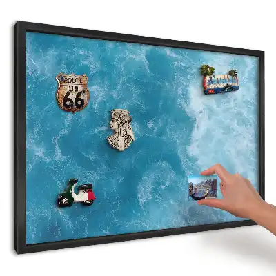 Magnetická kuchyňská tabule v designu dynamických modrých vln