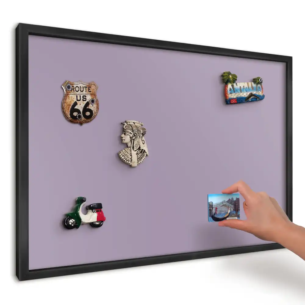 Magnetická tabule Lila ve fialové barvě s minimalistickým designem